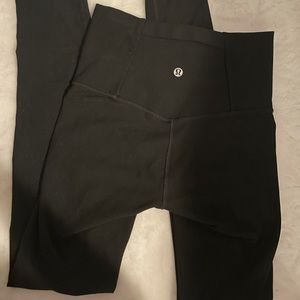Lululemon black WunderUnder leggings